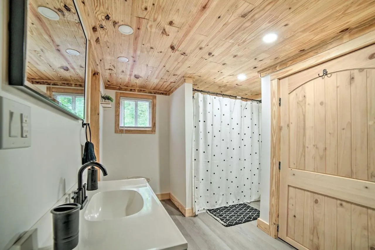 Creekside Ranch With Porch About 2 Mi To Pkwy Holiday home Pigeon Forge