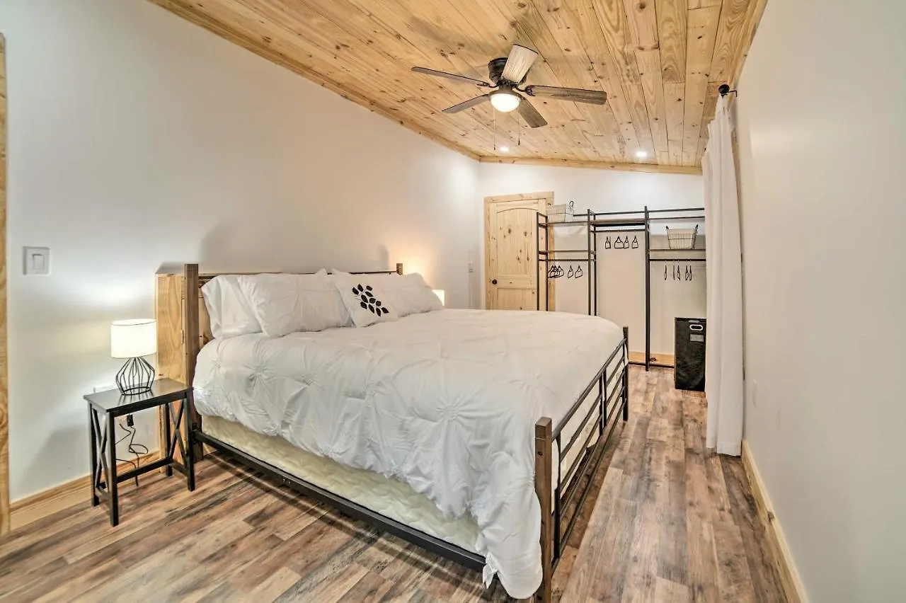 Creekside Ranch With Porch About 2 Mi To Pkwy Holiday home *