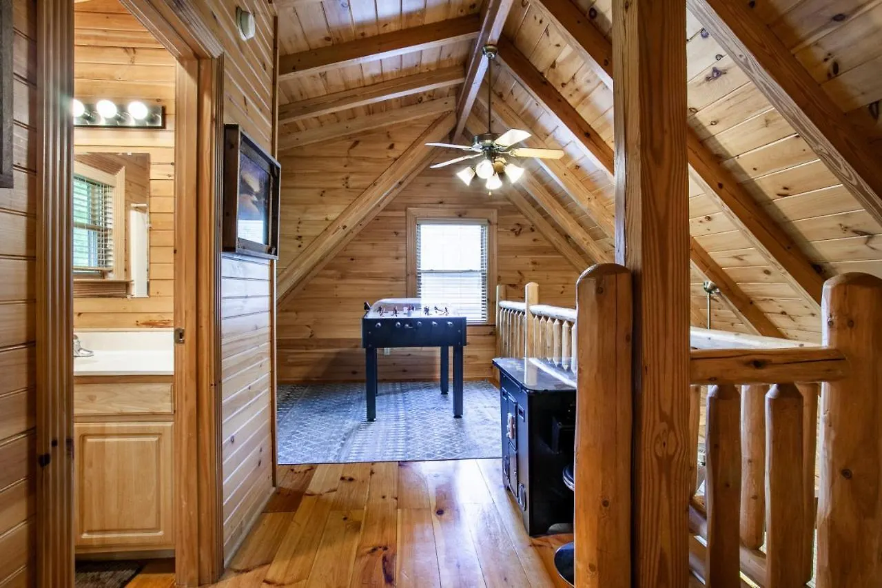 The Alpenhaus Hot Tub Game And Fireplace
