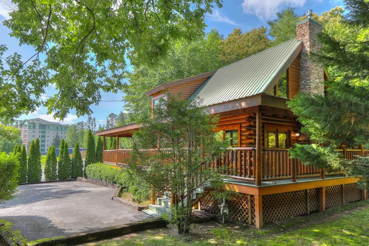 Hotel Riverstone & Pigeon Forge