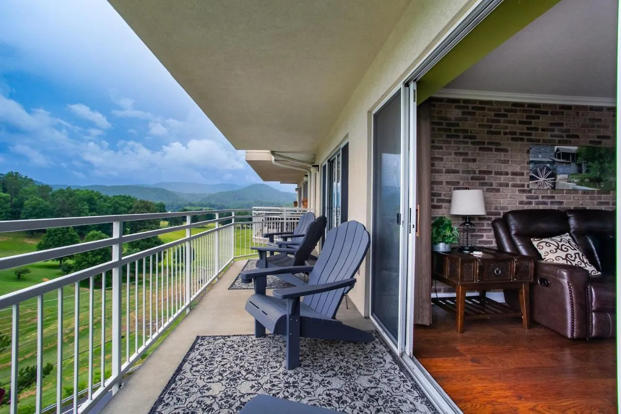 Penthouse Paradise - Fireplace And Mountain View