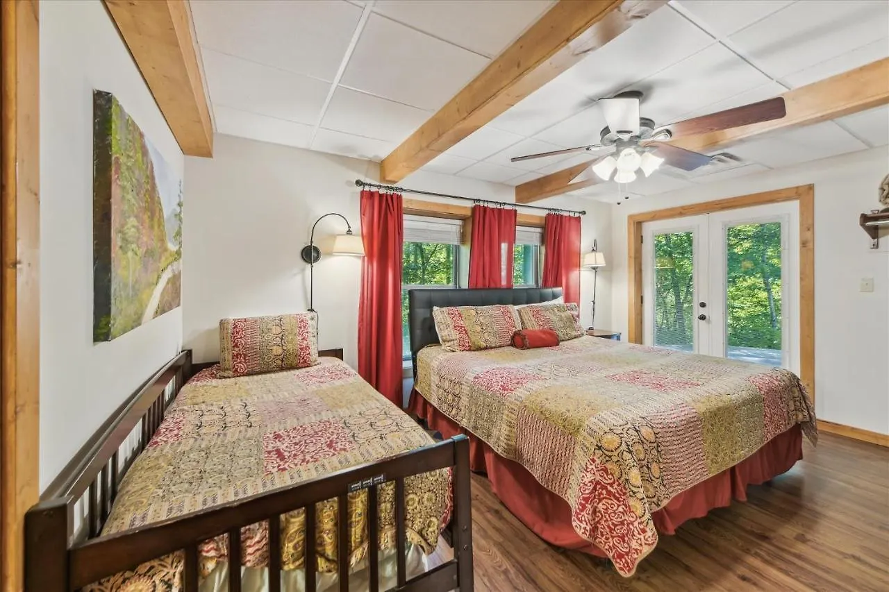 Emory House Pigeon Forge