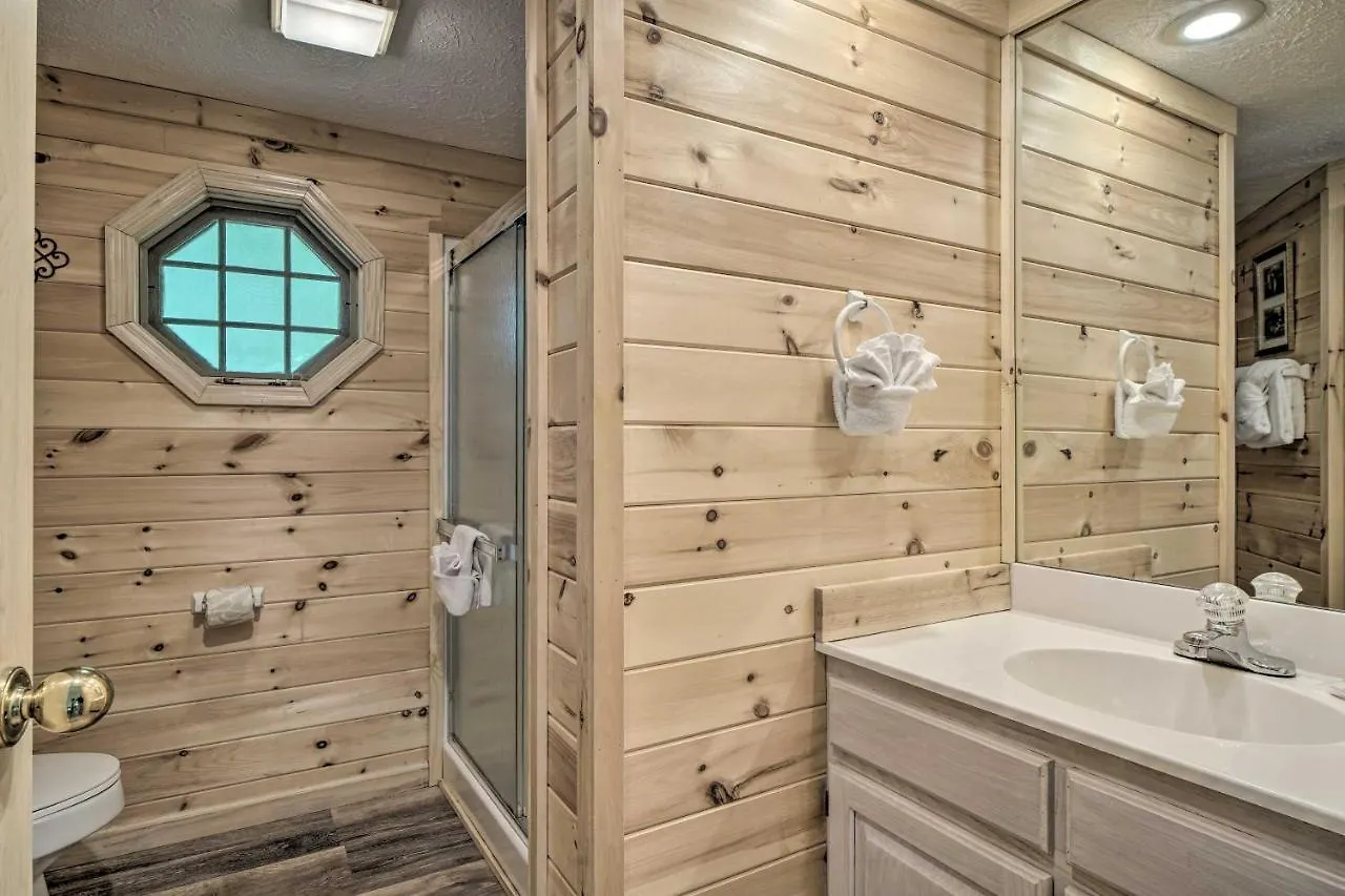 Rustic With Private Hot Tub! Holiday home *