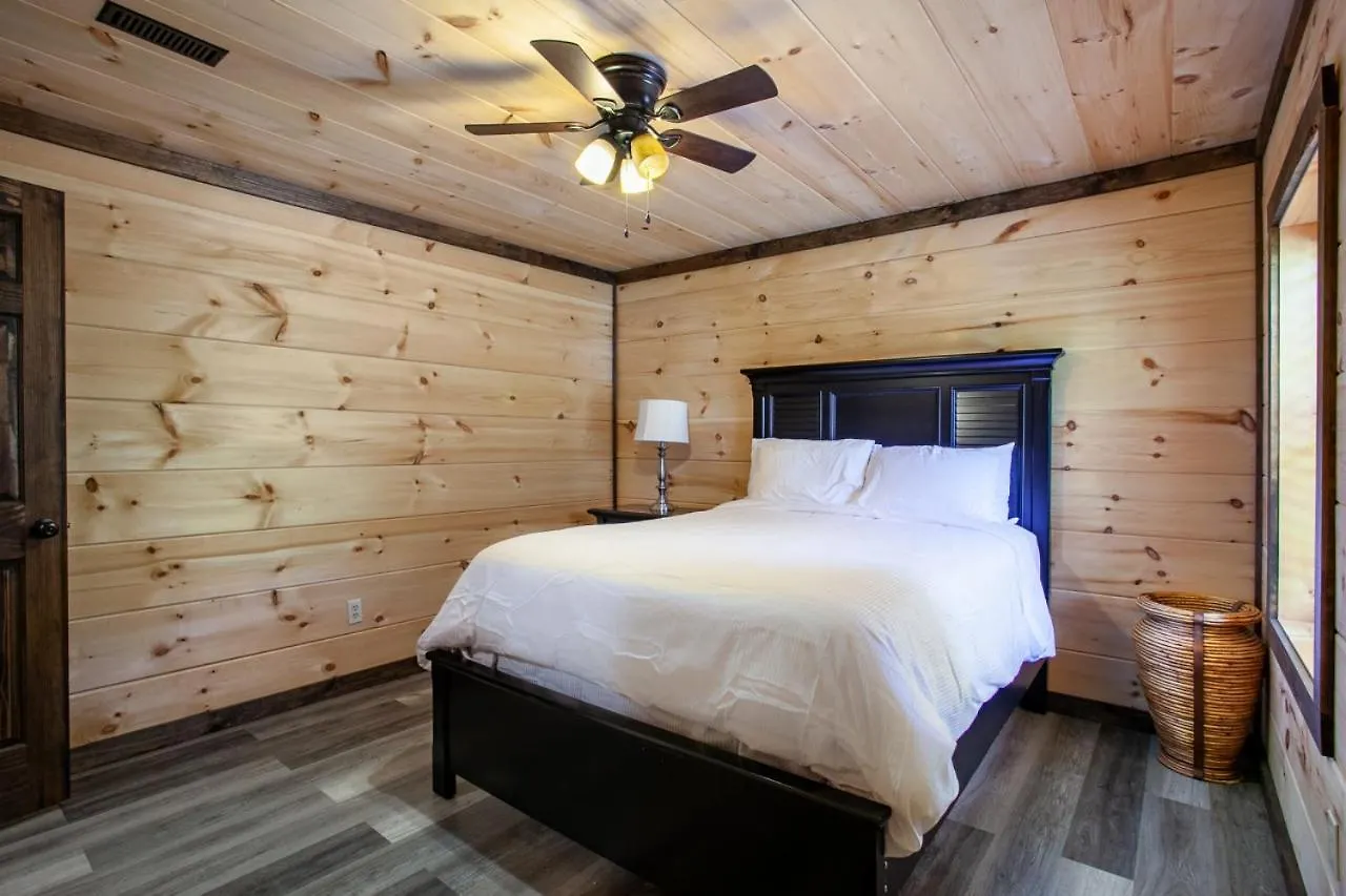 Pine Cove - Hot Tub, Game Room, Theater 度假居