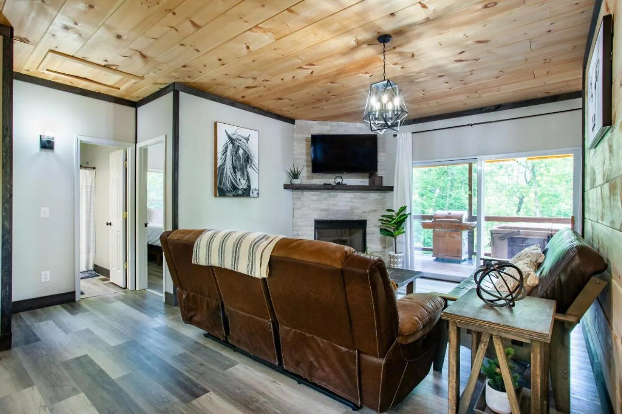 度假居 Pine Cove - Hot Tub, Game Room, Theater *