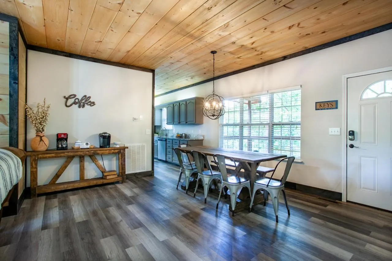 度假居 Pine Cove - Hot Tub, Game Room, Theater *