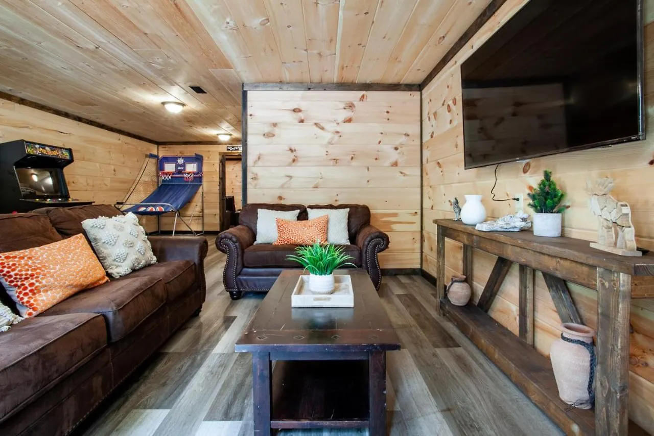 度假居 Pine Cove - Hot Tub, Game Room, Theater 鸽子谷