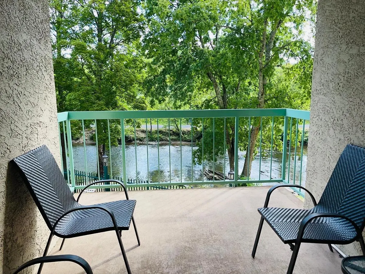 River Place #204 2bd Pigeon Forge