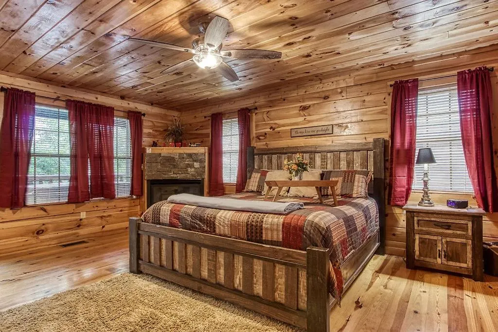 Always Kiss Me Goodnight- Hot Tub, Get 1089 Of Free Area Attraction Tickets For Each Paid Day! Holiday home Pigeon Forge