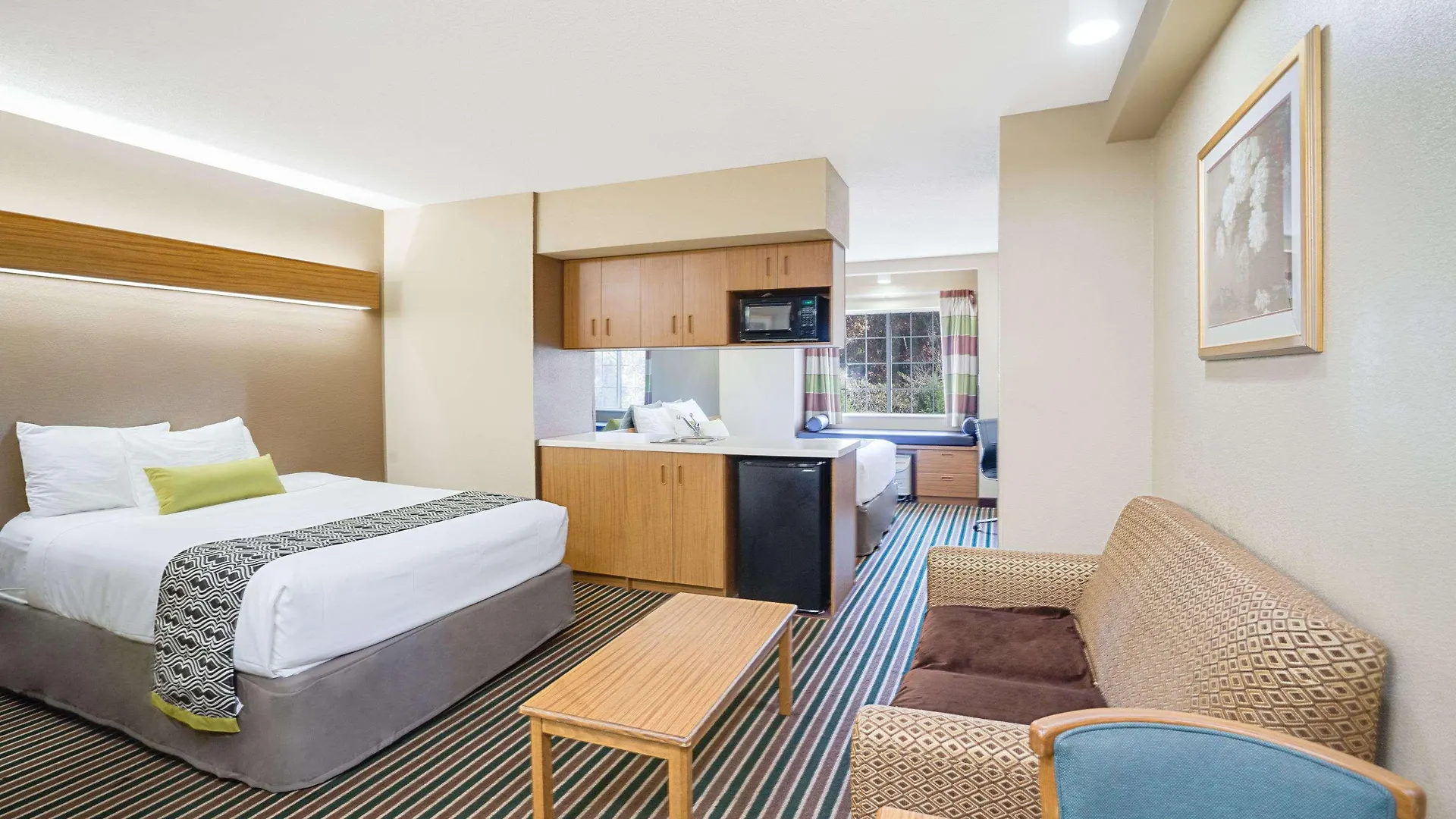 Hotel Microtel & By Wyndham 3*