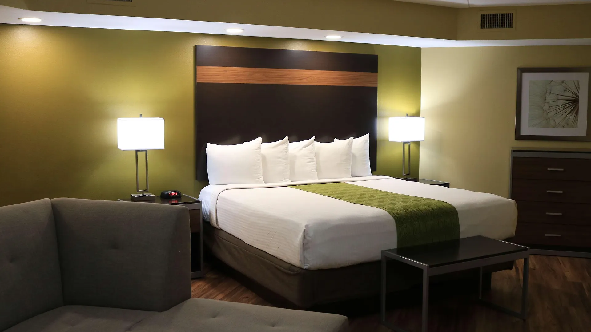Western Plaza Hotel