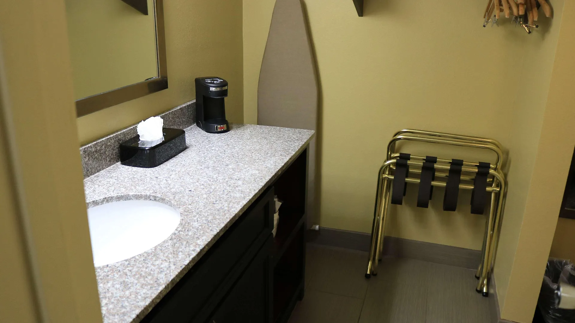 Western Plaza Hotel