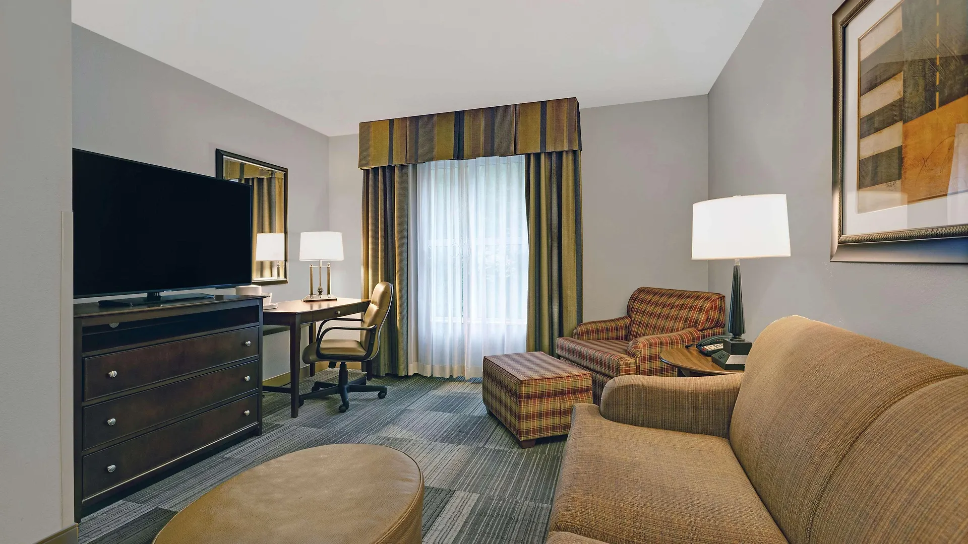 Hotel Hampton & On The Parkway