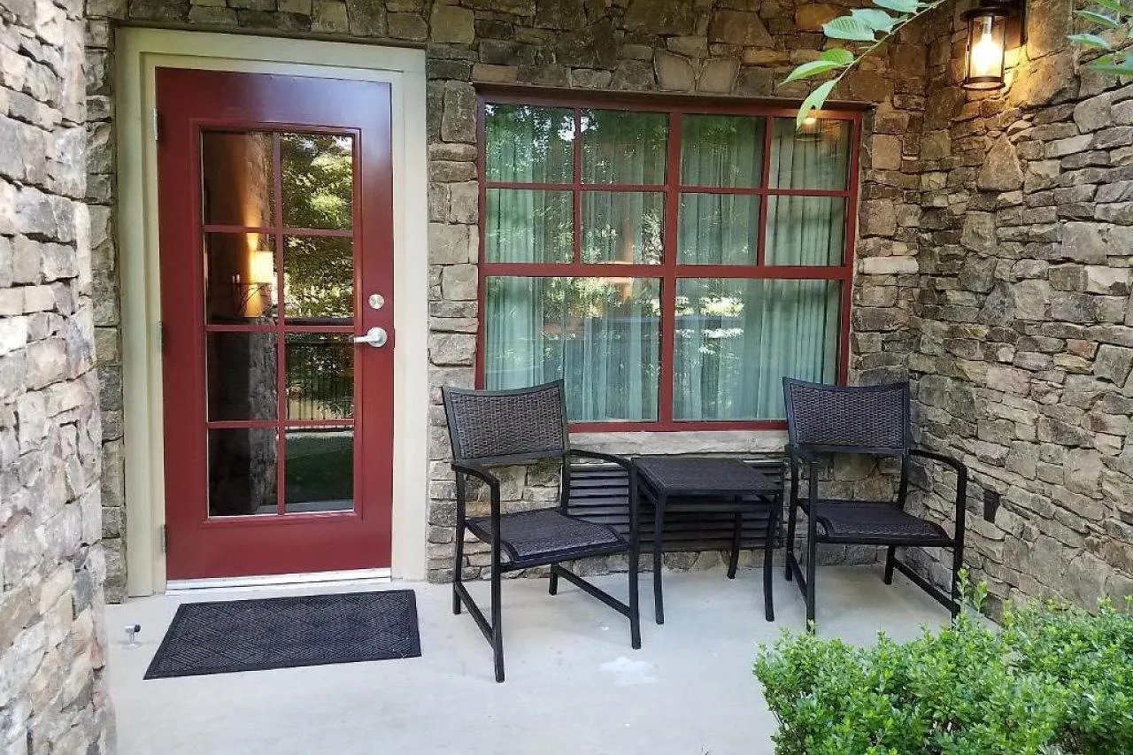 Black Fox Pigeon Forge, Tapestry Collection By Hilton 4* Pigeon Forge