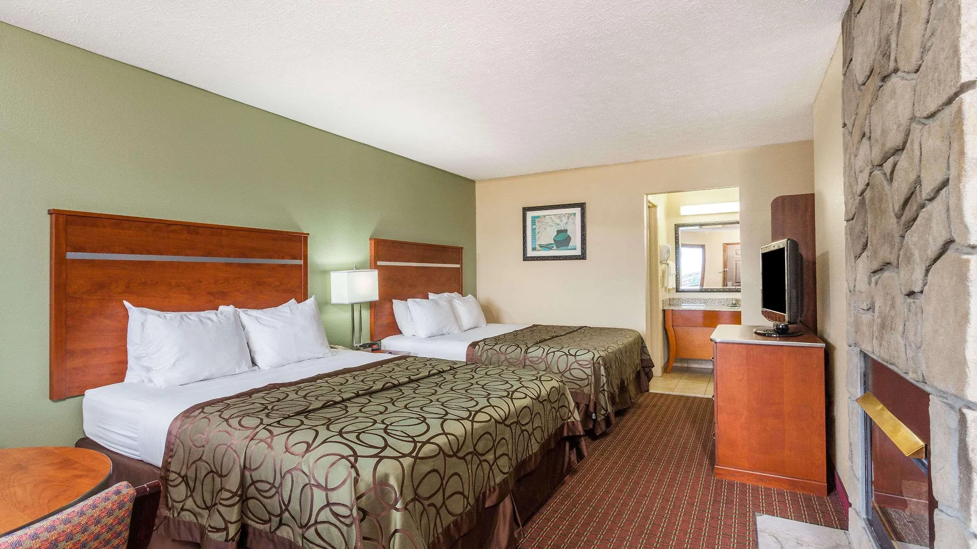 Baymont By Wyndham Near Island Drive 3*