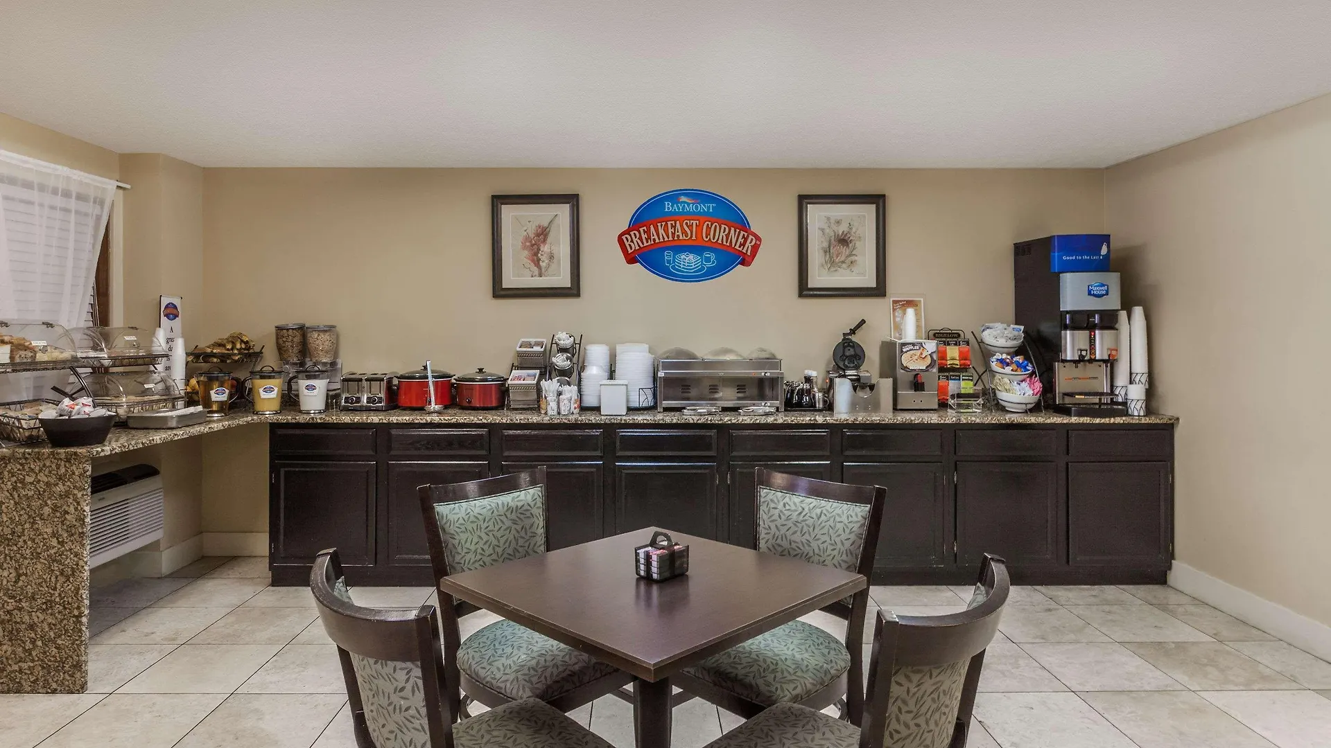Hotel Baymont By Wyndham Near Island Drive 3*
