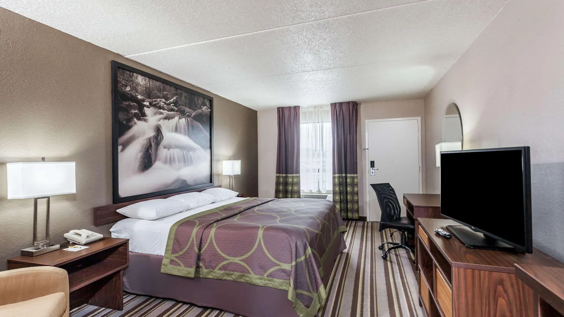 Super 8 By Wyndham Pigeon Forge-emert St