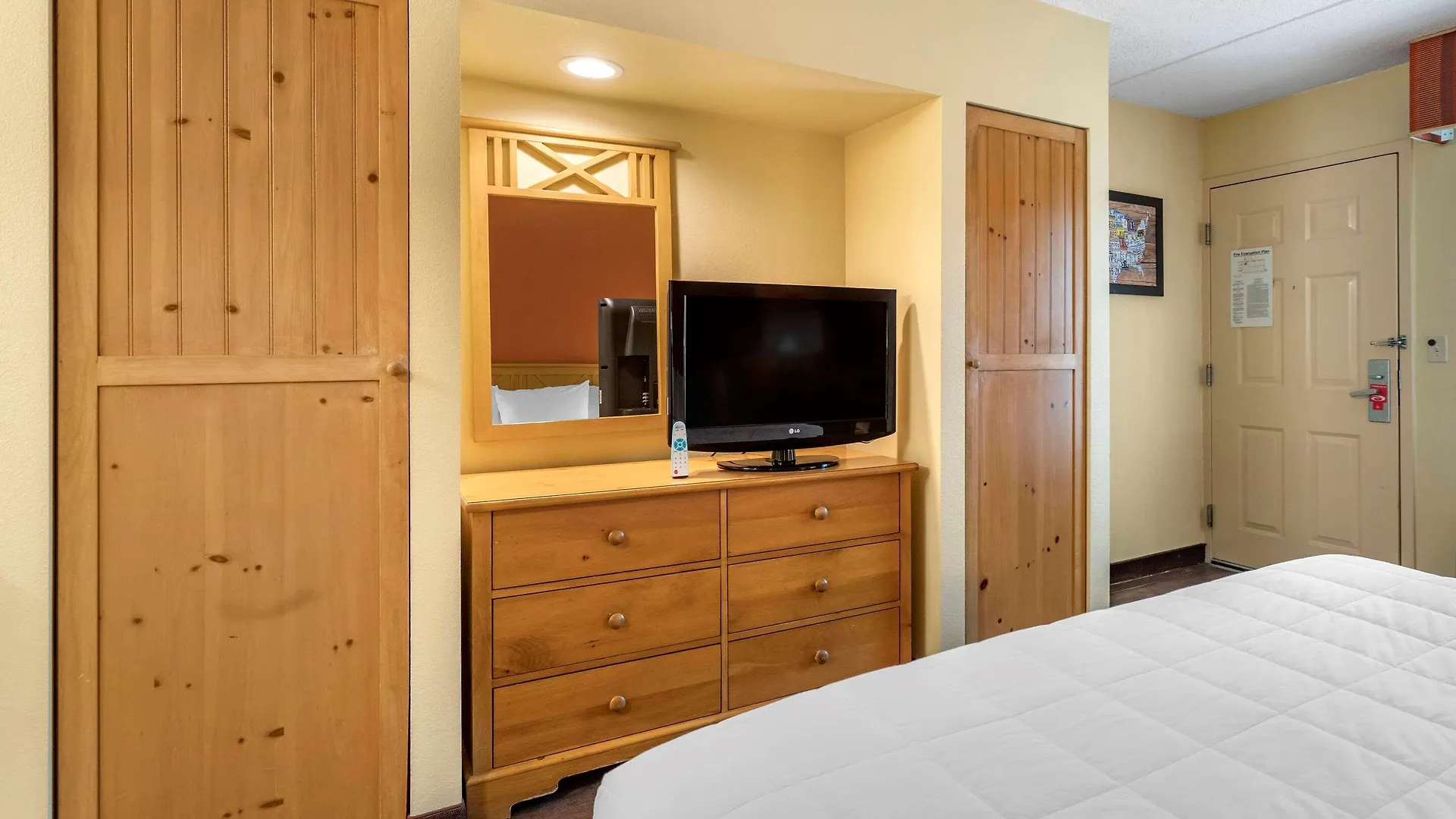 Econo Riverside Lodge *