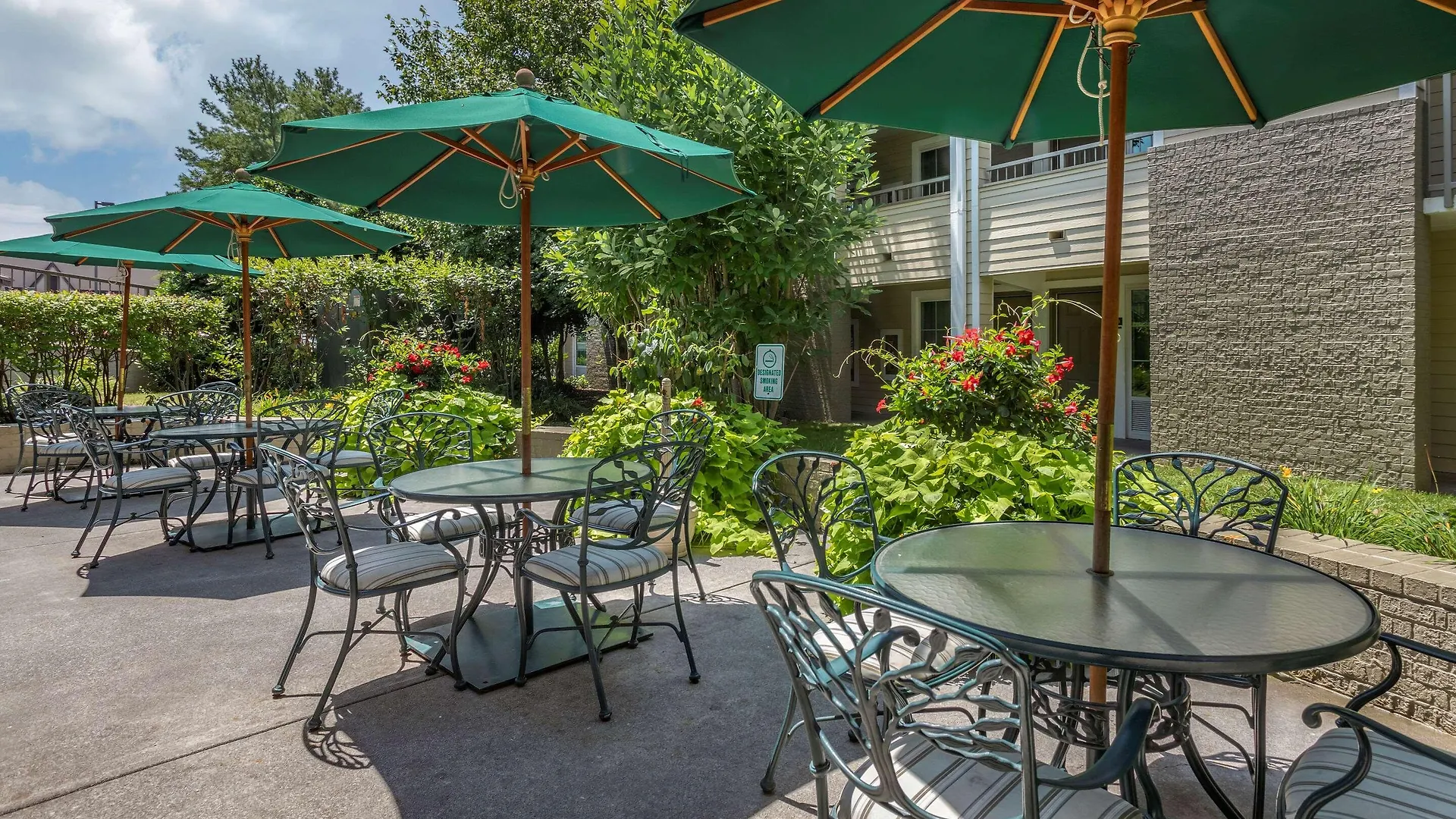 Econo Riverside Lodge