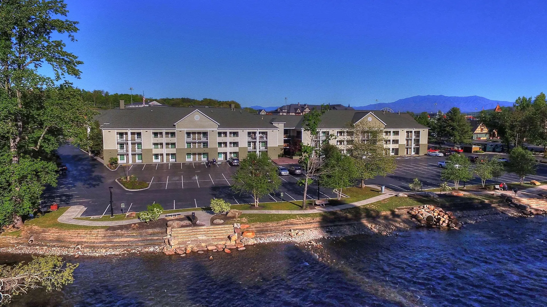 Econo Riverside * Pigeon Forge