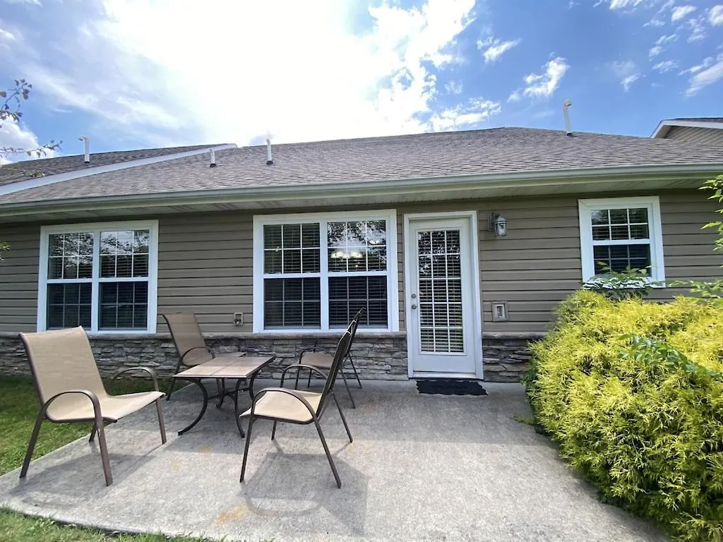 Apartment New Listing! 2 Beds And 1 Pullout Sofa In Pigeon Forge-dollywood-1 Level-2 Car Garage-gatlinburg, Wifi, Pool *