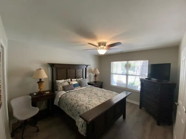 New Listing! 2 Beds And 1 Pullout Sofa In Pigeon Forge-dollywood-1 Level-2 Car Garage-gatlinburg, Wifi, Pool Apartment