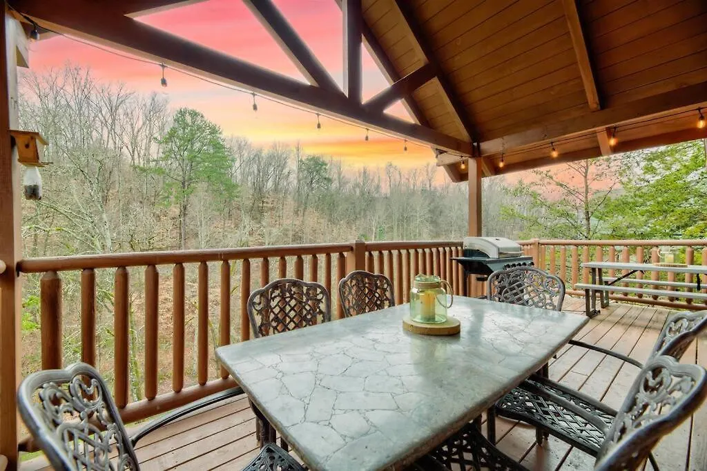 Premier Cabin - Golden Tee, Arcade, Location! Pigeon Forge