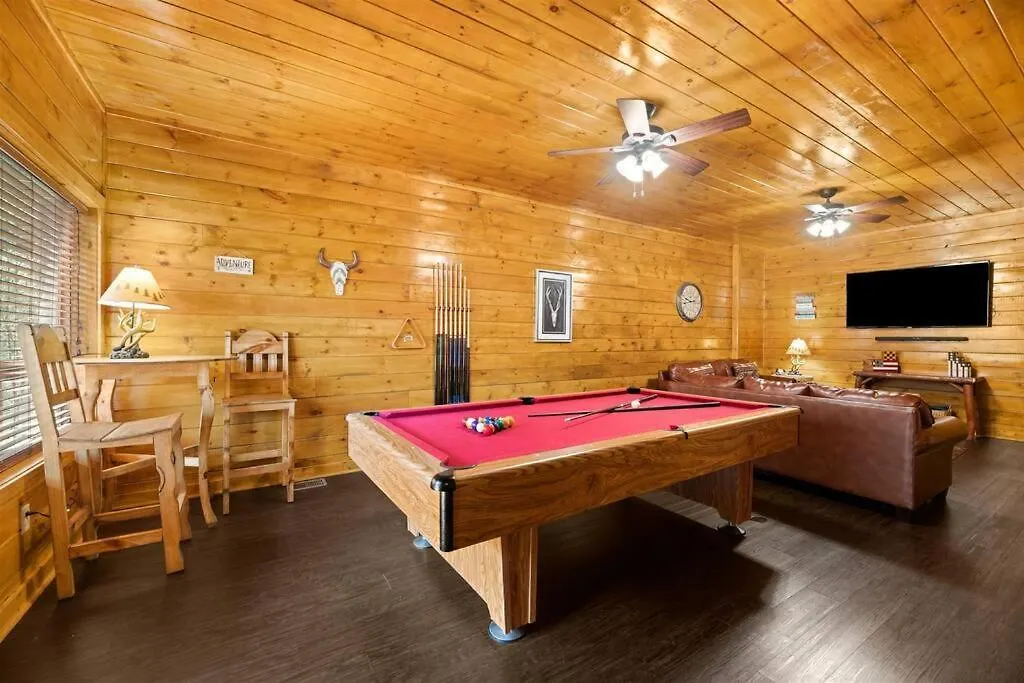 Chalet Luxury Cabin - Golden Tee, Hot Tub, Top Location!! Pigeon Forge