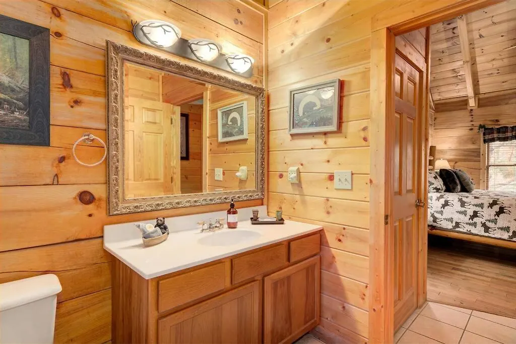 Chalet Premier Cabin - Golden Tee, Arcade, Location!