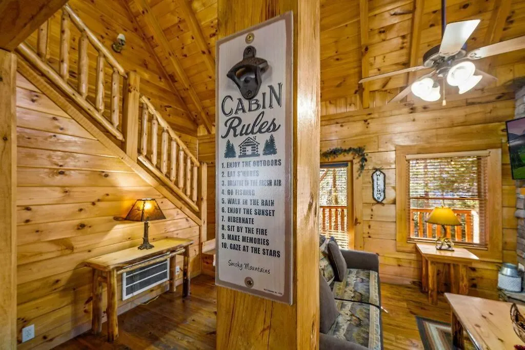 Charming Cabin W/ Hot Tub, Game Room, Location Chalet Pigeon Forge