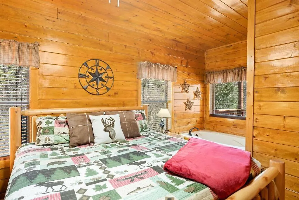 Luxury Cabin - Golden Tee, Hot Tub, Top Location!! Chalet *