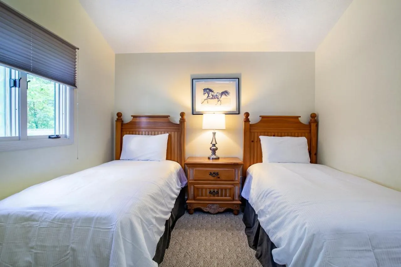 Highland Forest Duo Retreat * Pigeon Forge