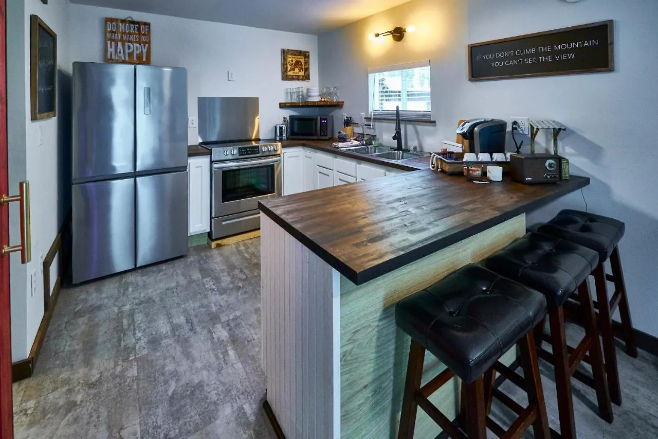 Apartmán Steps From Downtown Parkway + Private Hottub And Firepit - Wifi - Firefly Pigeon Forge