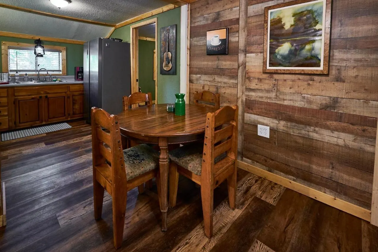 Steps From Downtown Parkway + Private Hottub And Firepit - Wifi - Firefly Apartmán *