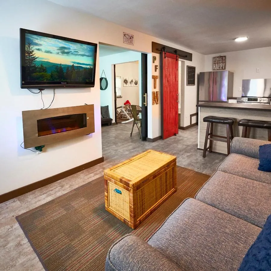Steps From Downtown Parkway + Private Hottub And Firepit - Wifi - Firefly Apartmán Pigeon Forge