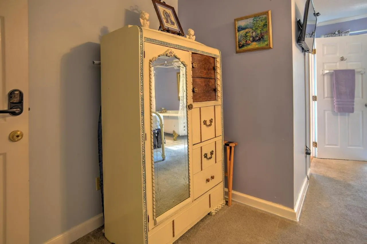 Blue Mountain Mist Country Bed & Breakfast Sevierville