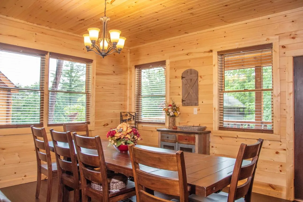 Black Bear Getaway Pigeon Forge