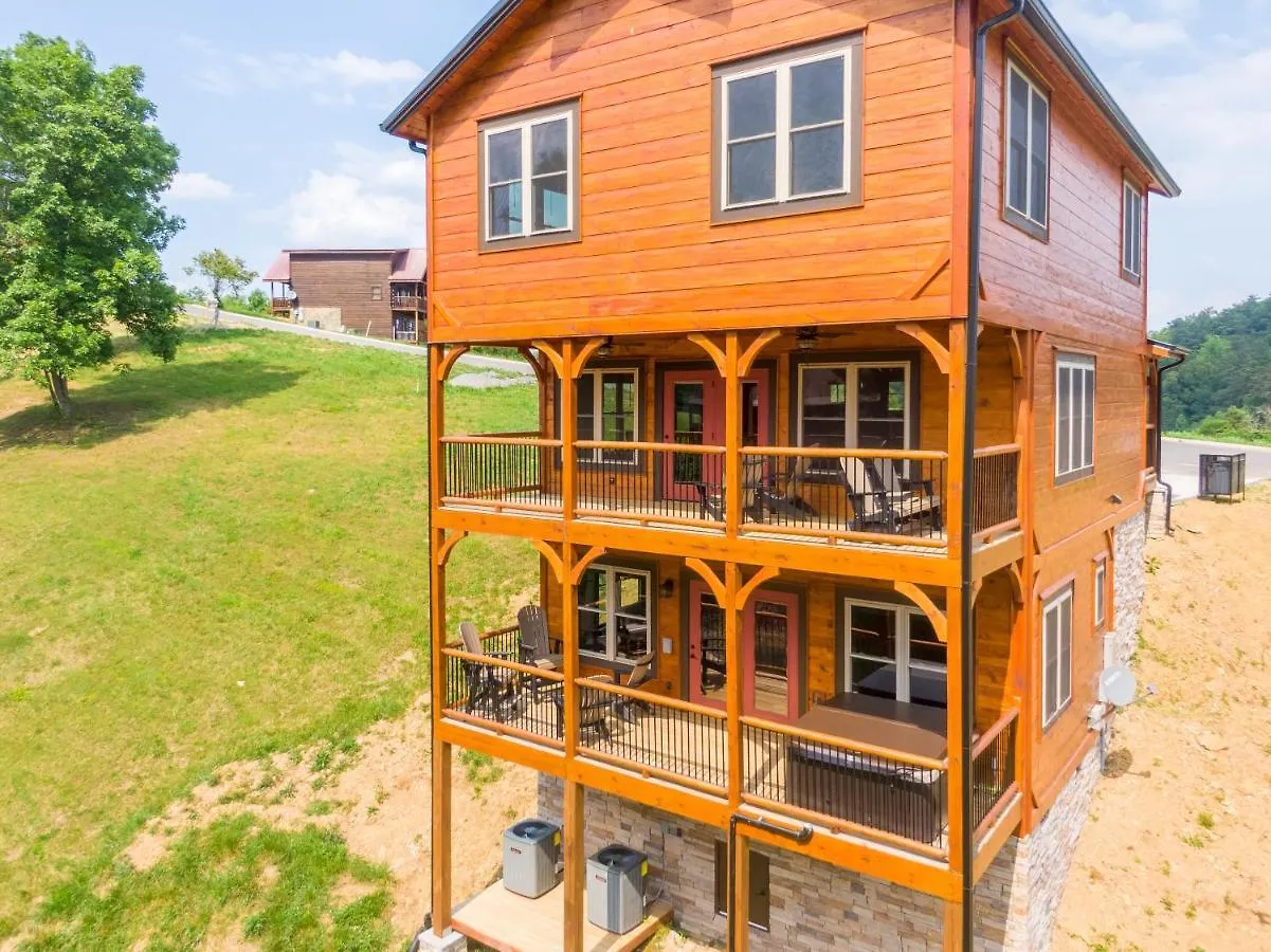 Misty Mountain Stop Mountain Views Hot Tub Game Theater Holiday home Pigeon Forge
