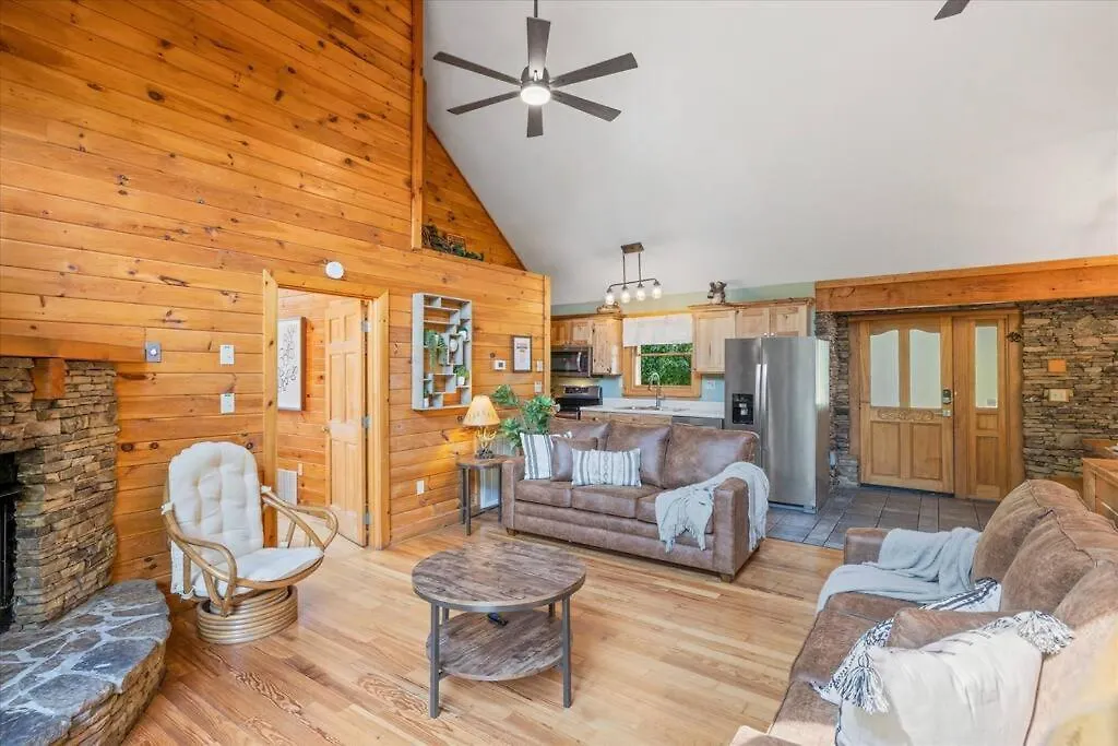 1 Min To The Parkway Spacious W 3 And Extra Bedroom! Chalet Pigeon Forge
