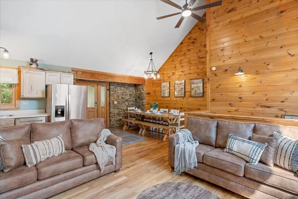 1 Min To The Parkway Spacious W 3 And Extra Bedroom! Chalet Pigeon Forge
