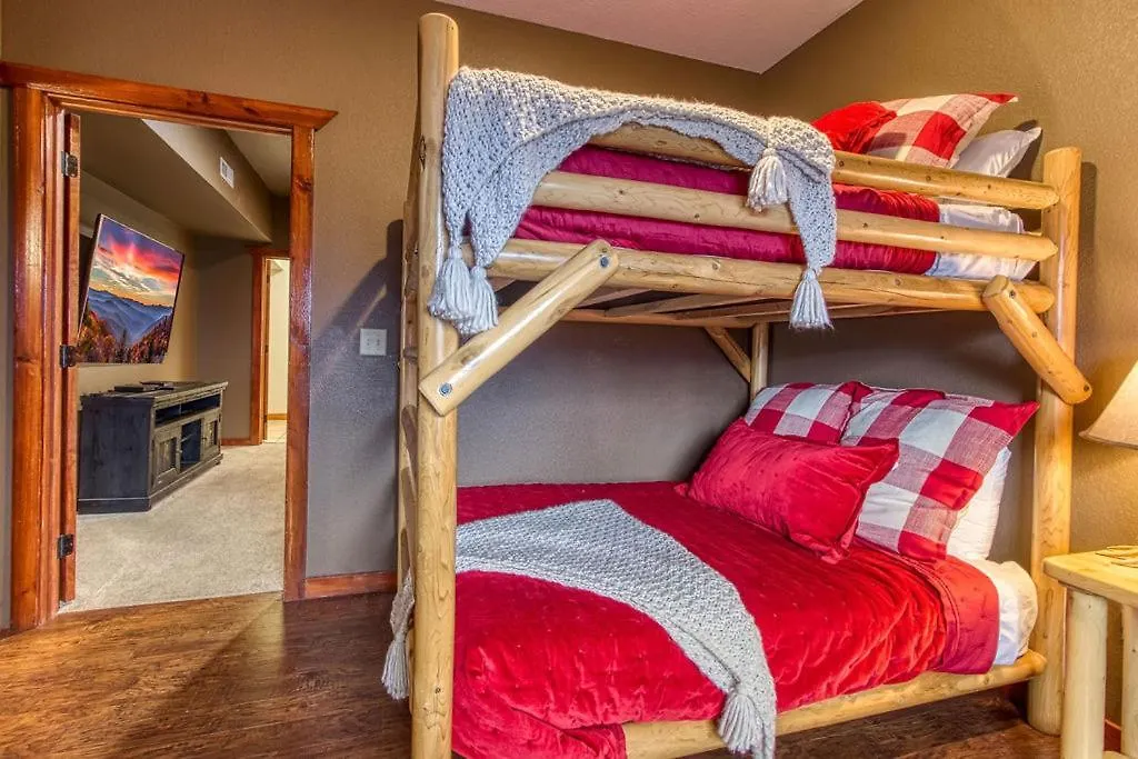 Holiday home Mountain Splash, Private Pool, Theater Room, 1089 Free Tickets Each Paid Day, Dollywood And Pigeon Forge