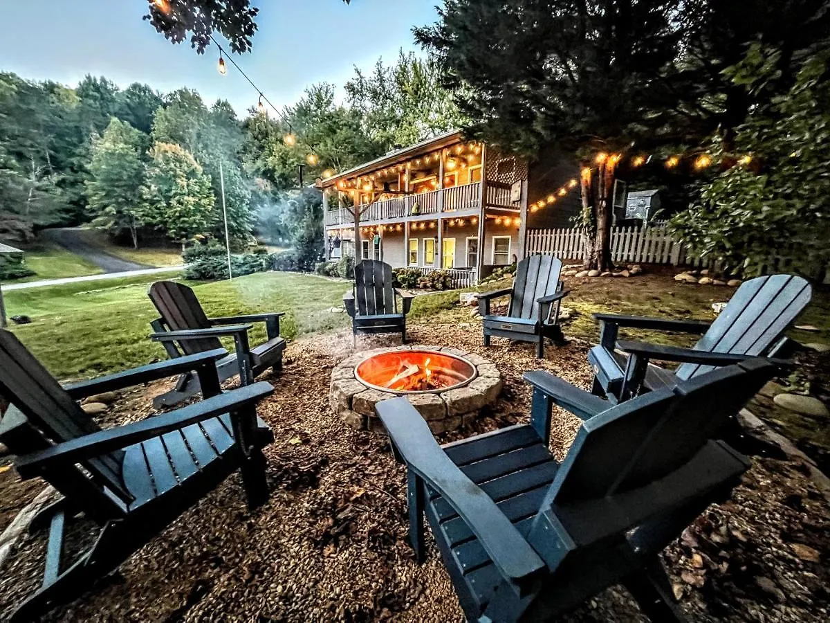 Holiday home Ole Smoky - Game Room, Hot Tub, Mtn Views! *