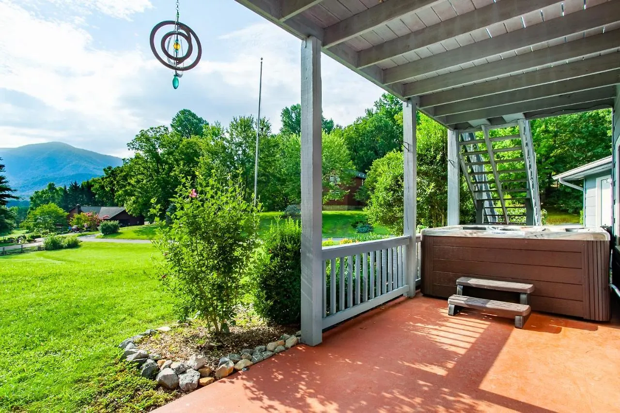 Ole Smoky - Game Room, Hot Tub, Mtn Views! Holiday home