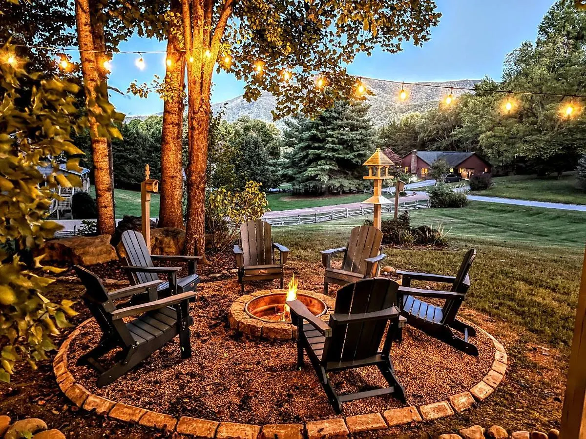 Ole Smoky - Game Room, Hot Tub, Mtn Views! Holiday home