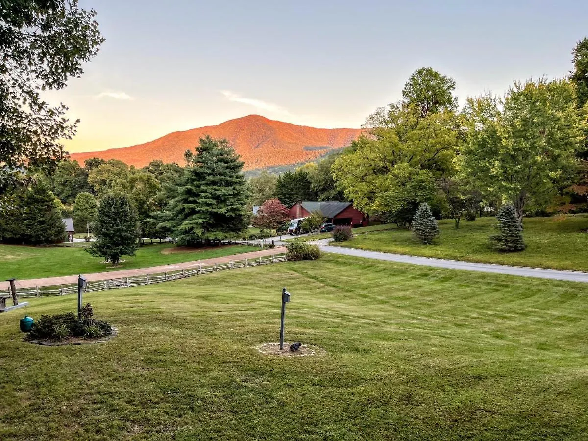 Ole Smoky - Game Room, Hot Tub, Mtn Views! Holiday home Pigeon Forge