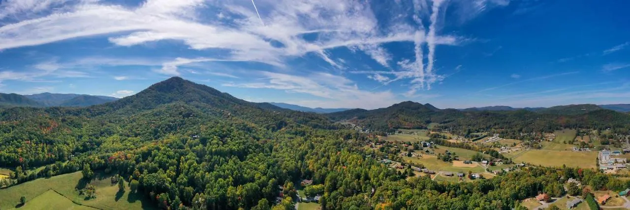 Ole Smoky - Game Room, Hot Tub, Mtn Views! Holiday home *