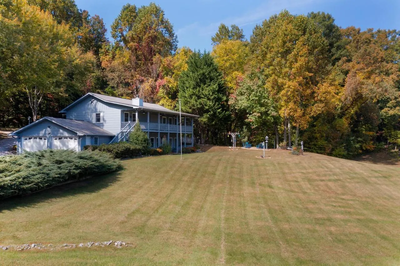 Holiday home Ole Smoky - Game Room, Hot Tub, Mtn Views! Pigeon Forge