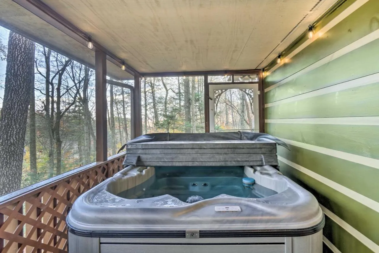 Holiday home Woodsy Hideaway Private Hot Tub