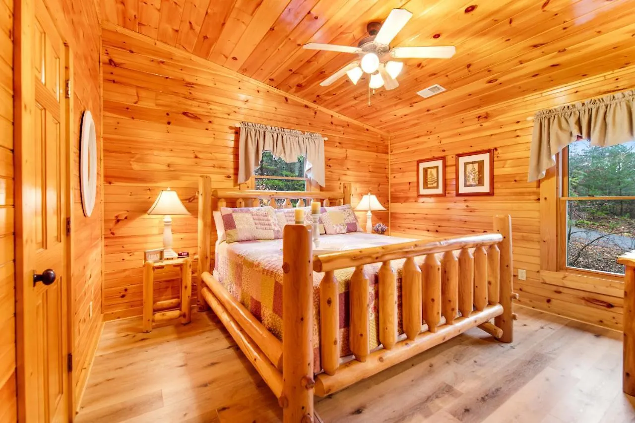Grizzly Manor * Pigeon Forge