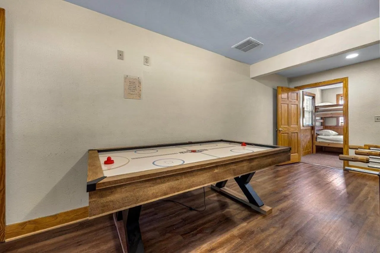 Apartment Poplar Point Unit 12c *